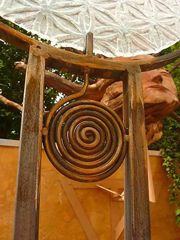 Glas, Holz und Metall